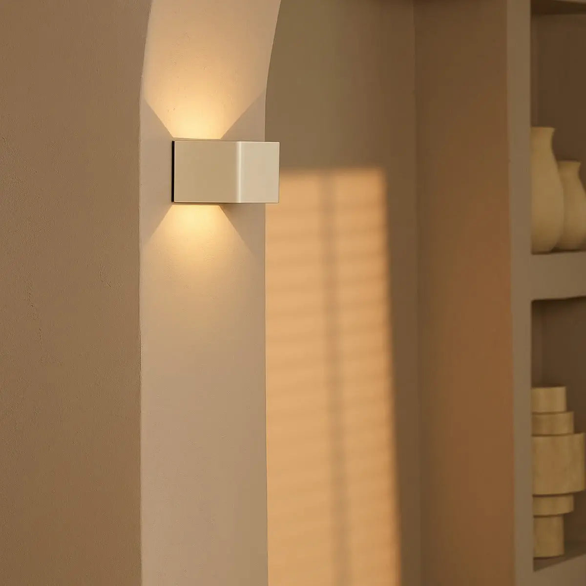 Tess Vanilla Rechargeable Wall Lamp | Motion sensor, 20 Light Modes & Remote Control