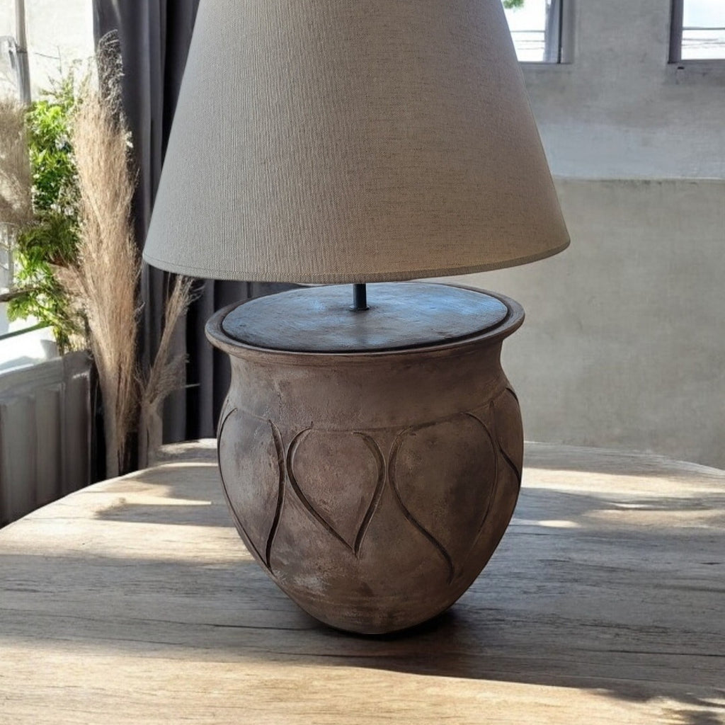 CureMe – Rustikale Keramik-Tischlampe