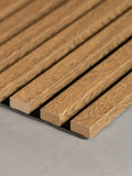 Sky Oak Ribbed – Moderne, schallabsorbierende Rippenplatte in Eichenoptik